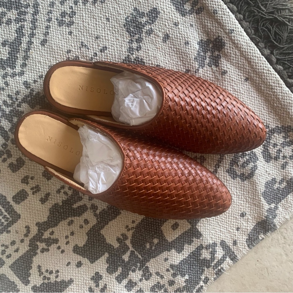 Nisolo Ama woven mule